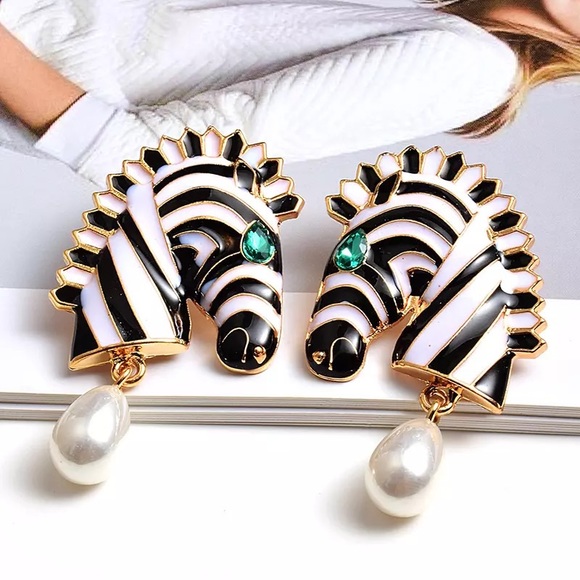 NWT Black + White Stripe Zebra Pearl Drop Earrings - Picture 6 of 15